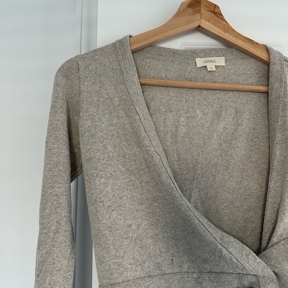 OZMA Gray Long Sleeve Crop Top (brand new!) - Picture 3 of 3